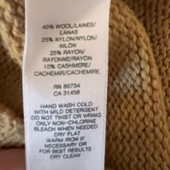 BCBGMAXAZRIA Long Sleeve Sweater Top Shirt Wheat Gold Size Medium - Picture 4 of 5